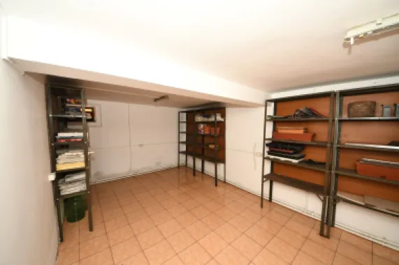 Vila spatioasa, constructie solida, zona micro 17 – Galati