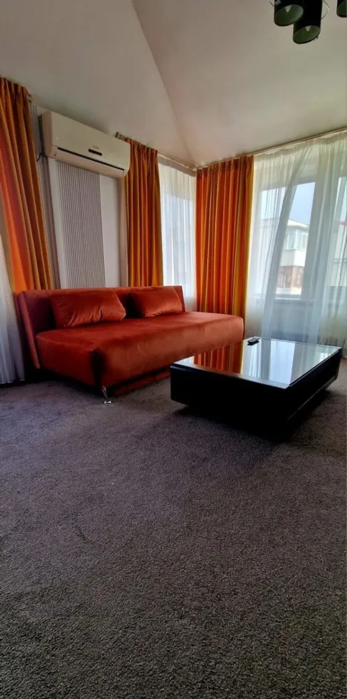 Vanzare - imobil cu posibilitati de investitie multiple - Mazepa 2 - Va prezentam o oportunitate rara de investitie in inima Galatiului, in cartierul Mazepa II – una dintre cele mai cautate zone din oras: centrala, linistita si foarte bine conectata. Detalii proprietate: Teren: 614,40 mp Amprenta la sol: 205 mp Suprafata desfasurata totala: 904,03 mp Regim de inaltime: Demisol + Parter + 2 Etaje + Penthouse Compartimentare: Fiecare nivel este impartit in 2 apartamente spatioase, complet mobilate si utilate cu bucatarii proprii. Demisol: 163,83 mp utili – include un apartament si spatii tehnice/depozitare Parter: 182,53 mp utili + terasa de 15,69 mp Etaj 1: 178 mp utili + terasa de 9,57 mp Etaj 2: 178,17 mp utili + terasa de 9,93 mp Etaj 3 (Penthouse): 170 mp utili + 2 terase Total: 8 apartamente complet functionale, cu posibilitate de recompartimentare dupa preferinte. Utilizare actuala: Imobilul functioneaza in prezent ca apart-hotel, fiecare apartament fiind complet mobilat si echipat pentru inchiriere sau locuire imediata. Ideal pentru: Activitatea de apart-hotel Locuinta multifamiliala Investitie imobiliara – randament excelent, cu potential de extindere pe lateral, in spate sau pe verticala Scoala privata / gradinita / centru pentru seniori Alte avantaje: Proiect pregatit pentru instalarea unui lift (neinstalat, pentru a pastra spatiul) Posibilitate de constructie a unui nivel suplimentar Curte amenajata cu brazi, trandafiri si zone pavate Exista posibilitatea de vanzare partiala – pe apartamente Pret: 1.050.000 euro Se accepta variante imobiliare in Galati si Bucuresti,variante auto si posibilitatea de vanzare cu rest de plata. Pentru mai multe detalii sau programarea unei vizionari, va rugam sa ne contactati. Contact - 0740.949.871 Proprietate cu potential mare, ideala pentru investitori sau dezvoltatori! }}