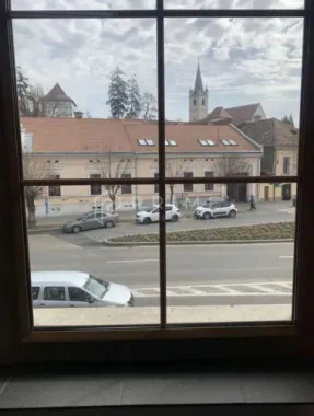 DE ÎNCHIRIAT: Spațiu Comercial Ultracentral (200 mp) – Front Stradal
