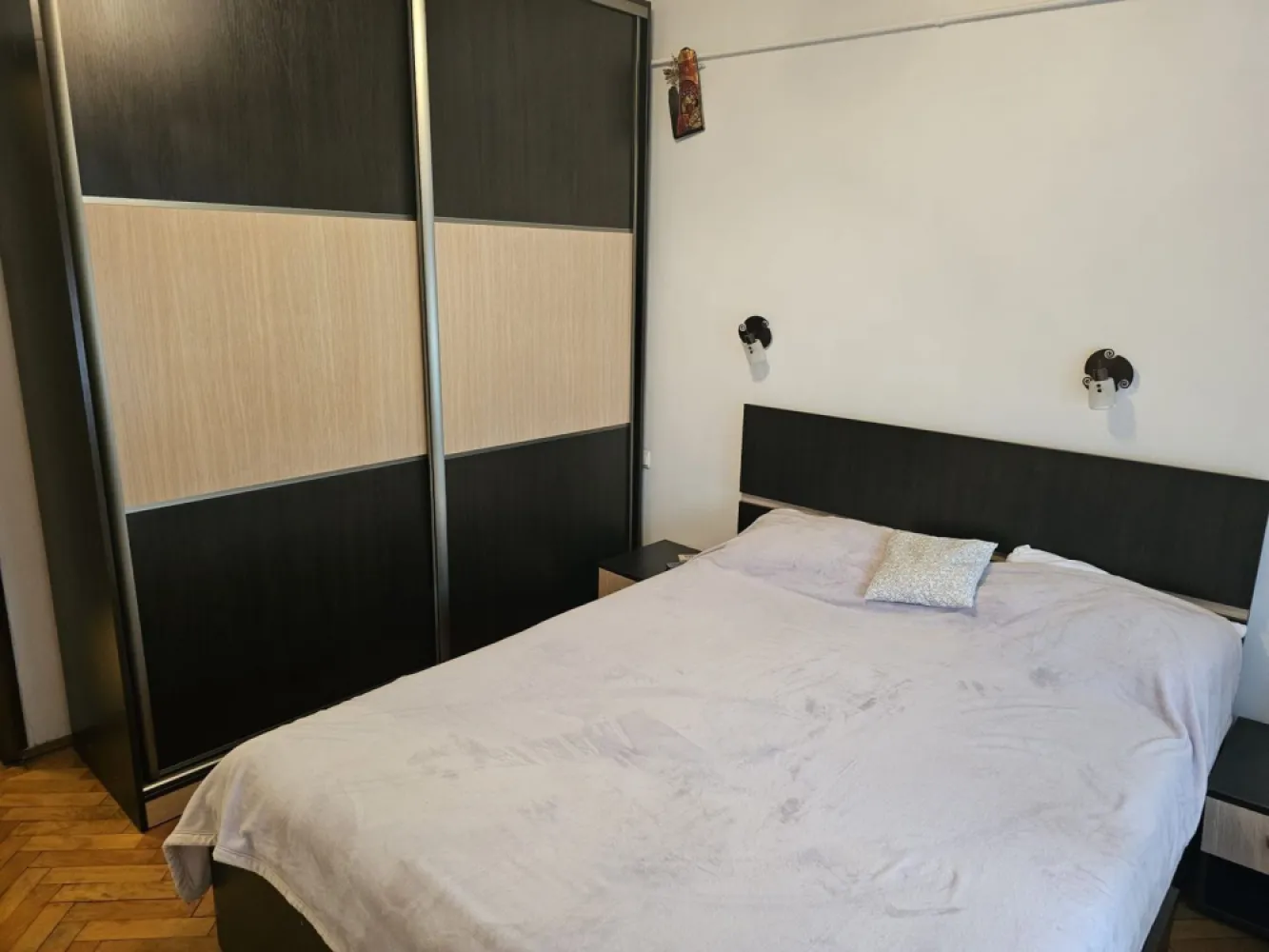 Apartament cu 3 camere, mobilat si utilat - Piata Centrala