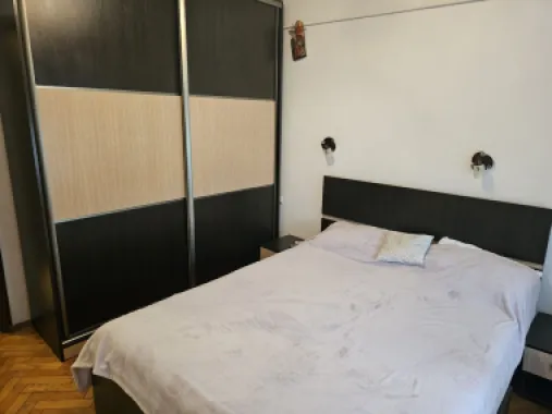 Apartament cu 3 camere, mobilat si utilat - Piata Centrala