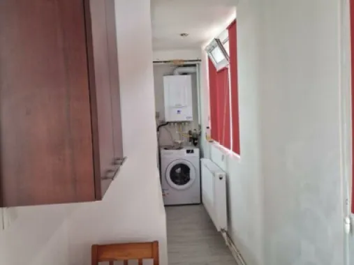 Apartament cu 3 camere, parter - zona Tiglina 2, CEC