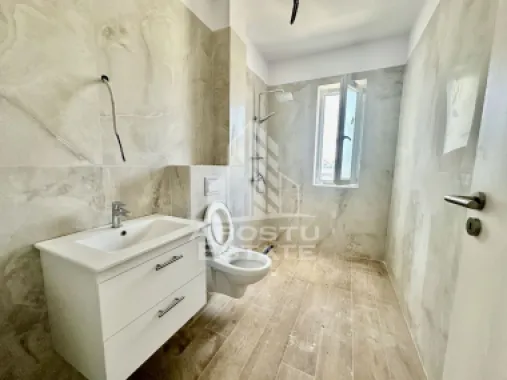 Apartament cu 2 camere, 2 balcoane, etaj 1, zona Planetelor