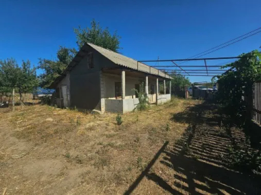 Teren 1800 mp + casa batraneasca - Fartanesti, jud. Galati