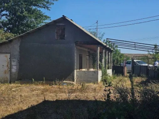 Teren 1800 mp + casa batraneasca - Fartanesti, jud. Galati