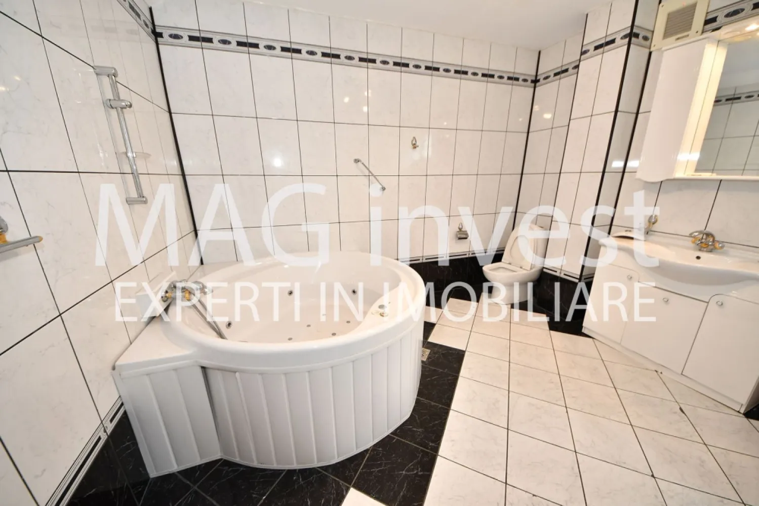 Exclusivitate - Vila P+2E - 15 camere, garaj - Mazepa 2, str. Al. Cernat