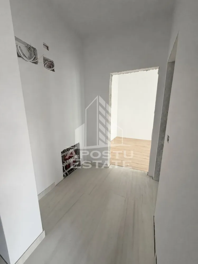 Apartament cu 2 camere, decomandat, etaj 1, zona Planetelor