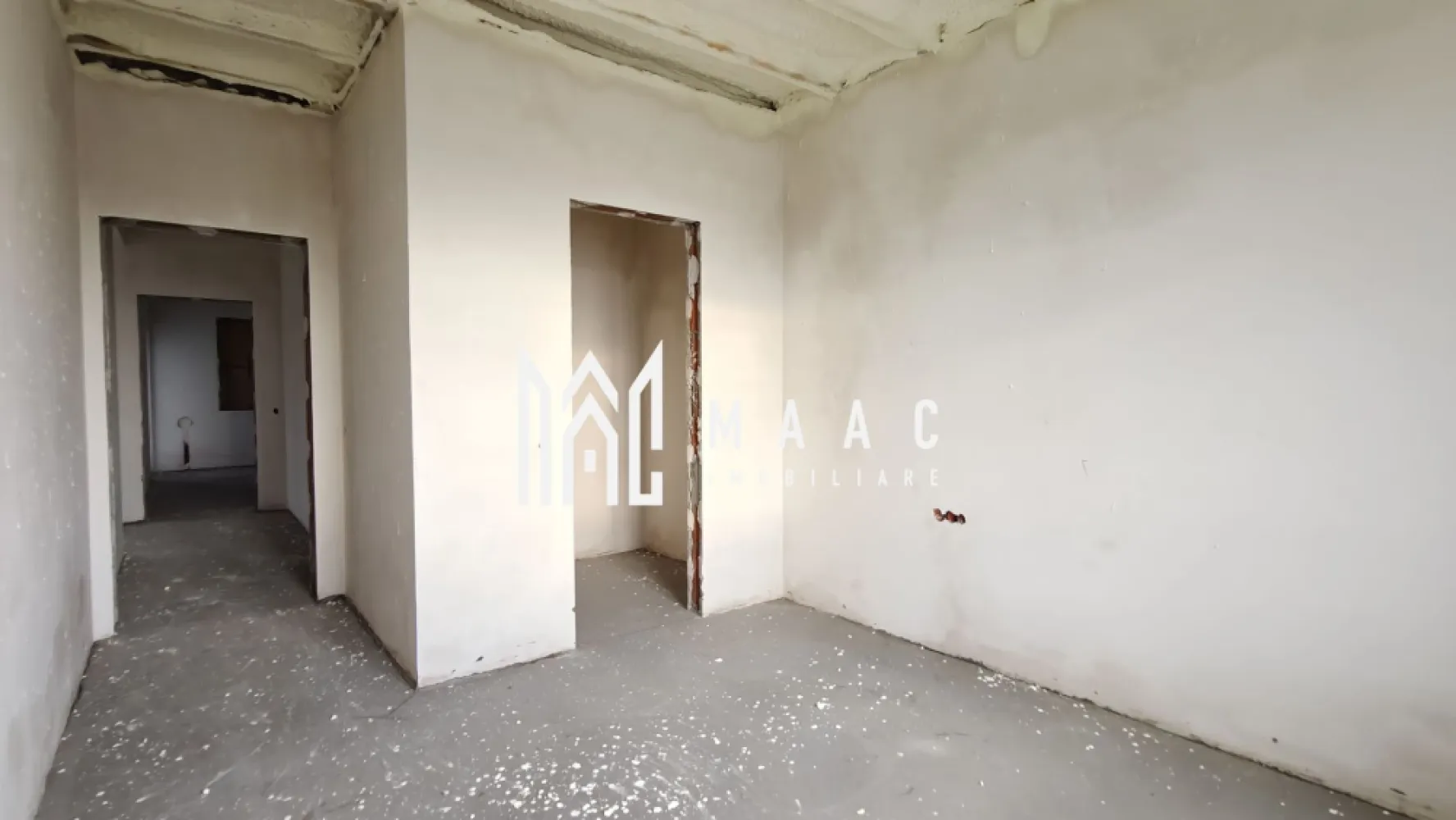 Casă tip duplex I 3 camere I Curte I Panouri solare I Cristian