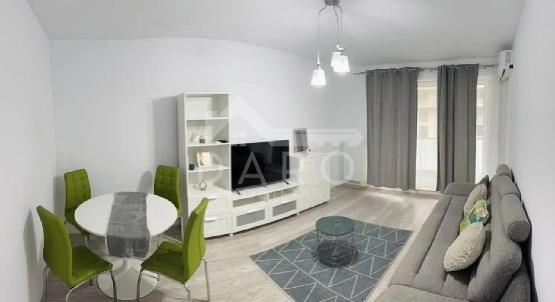Apartament 2 camere de inchiriat | Maurer Residence | Parcare boxa et1 - 🏡 Apartament de închiriat – 2 camere decomandat | Maurer Residence | Etaj 1 | Parcare + Boxă | 450 €/lună Se oferă spre închiriere apartament modern, complet mobilat și utilat, situat în cartier Maurer Residence – o zonă liniștită, modernă și foarte bine cotată, ideală pentru un stil de viață confortabil. 💰 Chirie: 450 €/lună 🔒 Garanție: 1 lună 📅 Disponibil din: 26 februarie 📆 Perioadă minimă: 12 luniCompartimentare: ✔ living ✔ dormitor ✔ bucătărie ✔ baie ✔ hol Dotări și utilități premium: ✔ aer condiționat ✔ 2 televizoare Smart ✔ mașină de spălat rufe + uscător ✔ bucătărie complet echipată: – mașină de spălat vase – hotă – cuptor cu microunde încorporat – frigider – espressor cafea boabe Spații suplimentare: ✔ loc de parcare inclus ✔ boxă pentru depozitare Avantaje: 📍 cartier Maurer – zonă rezidențială liniștită și apreciată 📍 acces rapid către oraș, magazine și facilități 📍 apartament curat, îngrijit și pregătit pentru mutare imediată 📍 ideal pentru chiriași serioși și responsabili 💎 O locuință modernă, complet echipată, într-una dintre cele mai căutate zone din Târgu Mureș. 🤝 Proprietate promovată prin DARO Imobiliare 📞 Detalii și vizionări: Coman Maria – DARO Imobiliare 📱 0749 535 729 🔑 DARO Imobiliare – găsim proprietatea potrivită. }}