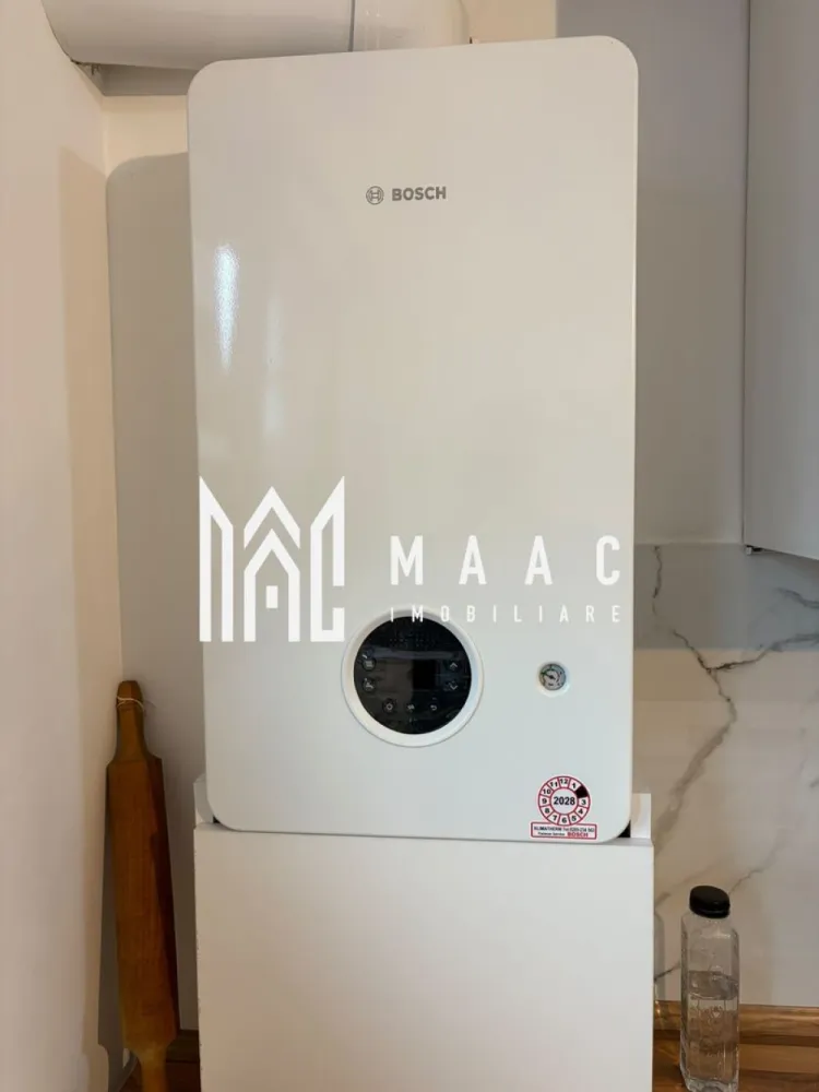 Apartament 3 camere decomandat | Doamna Stanca | 2022, AC - Apartament cu 3 camere decomandat, situat în zona Doamna Stanca din Șelimbăr, complet mobilat și utilat, cu aer condiționat și finisaje moderne, pregătit pentru mutare.

Detalii proprietate:
• 52 mp utili și compartimentare decomandată
• Living, 2 dormitoare, bucătărie și baie
• Etaj 3 din 3, apartament tip mansardă cu un singur perete teșit
• Imobil construit în 2022
• Stare interior: ultrafinisat
• Se vinde complet mobilat și utilat
• Mobilier realizat pe comandă, finisaje și decorațiuni San Marco
• Aer condiționat și 1 loc de parcare inclus

Apartamentul este amplasat în zona Doamna Stanca din Șelimbăr, într-un imobil cu regim de înălțime P+3, construit în 2022. Configurația interioară este gândită pentru folosirea eficientă a spațiului, iar amenajarea actuală oferă un ambient modern și bine organizat.

Cod anunț CP3200538. Contactează echipa MAAC Imobiliare pentru mai multe detalii și pentru programarea unei vizionări.