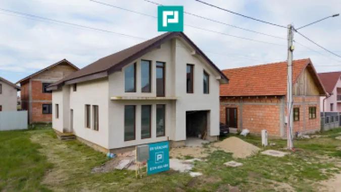 Casă impunătoare la gri în Curtici