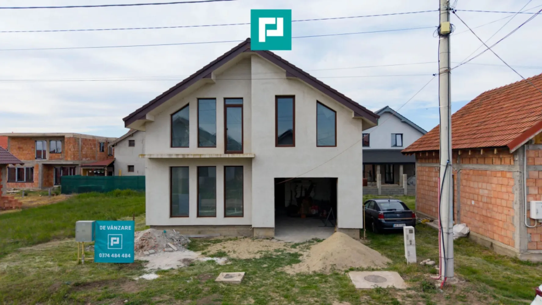 Casă impunătoare la gri în Curtici - Casă impunătoare de vânzare în Curtici – Zona Rezidențială Nouă

Descoperă confortul unei locuințe moderne, spațioase și extrem de luminoase, situată într-una dintre cele mai liniștite și apreciate zone noi din Curtici. Proprietatea este ideală pentru o familie care își dorește spațiu, intimitate și libertatea de a-și personaliza finisajele exact după propriul stil. 
Casa este la gri dar culoarea o dai tu!!

Caracteristici principale:
Casă nouă, la gri
Suprafață generoasă de aproximativ 200 mp
Compartimentare ideală – 5 camere
2 băi
Scări interioare
Dressinguri
Spații depozitare
Holuri mari
Bucătărie spațioasă cu cămară
2 balcoane
Ferestre tripan – eficiență termică și liniște
Garaj închis cu intrare în casă
Foarte luminoasă, cu spații aerisite
Zonă rezidențială nouă și liniștită

Utilități complete:
Gaz
Apă
Curent
Canalizare

Proprietatea oferă un echilibru perfect între eleganță, confort și funcționalitate, fiind alegerea ideală pentru cei care caută un cămin modern într-o zonă în continuă dezvoltare, aproape de Arad, dar departe de agitația orașului.

Curtici – cartier rezidențial nou, cu acces facil și atmosferă liniștită.

Curtici este o zonă aflată în dezvoltare rezidențială continuă, apreciată pentru liniște și accesul rapid către Arad. 

Pentru mai multe detalii și stabilirea unei vizionări asistate, contactează-mă la: 
Telefon: 0760672985
Email: jeanina.campan@propertylab.ro
Jeanina Câmpan - consultant imobiliar Propertylab

CP3031757