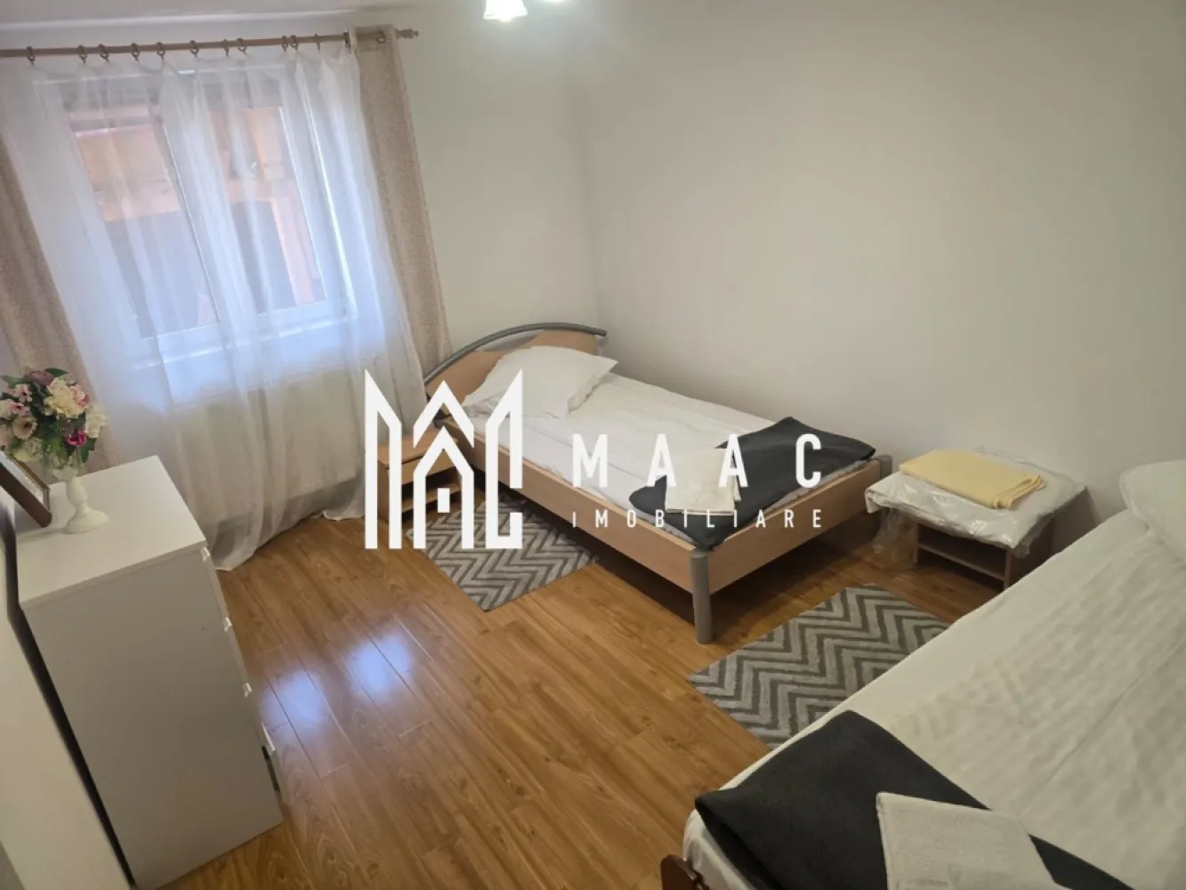 Casa 3 camere de inchiriat garaj curte Zona Tineretului
