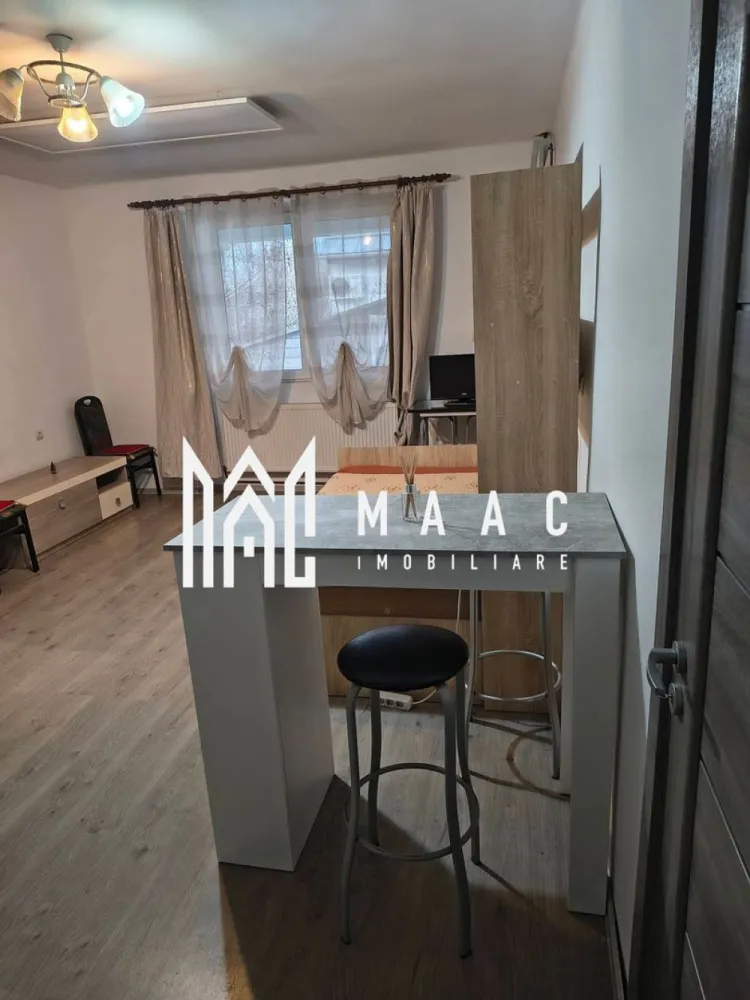 Închiriere — Garsoniera la casă | 35 mp utili | Zona Gara Mică – Terezian - MAAC Imobiliare vă propune spre închiriere un apartament cu 1 cameră, situat la casă, în zona Gara Mică – Terezian, o zonă liniștită, cu acces facil către centru, magazine și mijloace de transport. Detalii proprietate Suprafață utilă: 35 mp Situat la casă Mobilat și utilat complet Plita electrica Cuptor electric Frigider Mașinai de spălat Compartimentare Cameră spațioasă Bucătărie separată Baie Preț & condiții Chirie: 280 € / lună + taxe Garanție: echivalentul unei luni de chirie Avantaje Zonă bine conectată Ideal pentru o persoană sau un cuplu Costuri accesibile Mutare rapidă 📞 Contactează-ne pentru mai multe detalii sau pentru a programa o vizionare, menționează CP2938334! }}