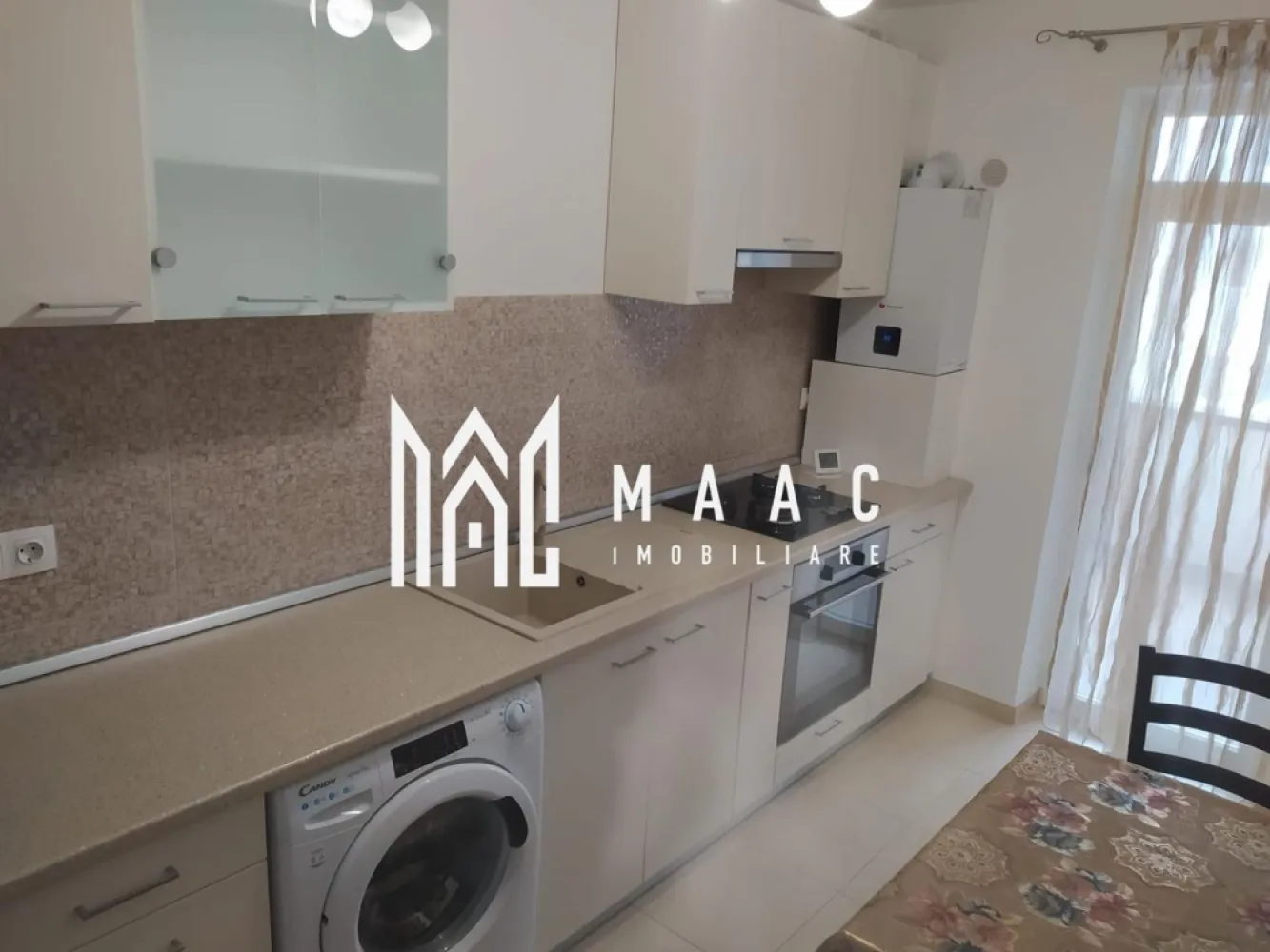 Apartament 2 camere | Etajul 2| 72MPU | Broscarie - MAAC Imobiliare vă propune spre închiriere un apartament cu 2 camere, cu o suprafață utilă de 72 mp, situat la etajul 2 al unui imobil din zona Amplasarea apartamentului permite acces rapid către centre comerciale, instituții bancare, unități de învățământ, farmacii și toate facilitățile urbane. Apartamentul este decomandat și cuprinde: dormitor, bucătărie, living, baie. Dotări și avantaje: apartament mobilat și utilat complet; suprafață generoasă de 72 mp; lift; 2 locuri de parcare; compartimentare practică; imobil bine întreținut. Închirierea se face pe termen de minim 1 an. Nu se acceptă animale de companie. Fumatul este interzis în apartament. Se percepe garanție în cuantumul unei chirii lunare. Pentru mai multe detalii și programarea unei vizionări, vă rugăm să ne contactați, menționând ID: CP2938249. }}