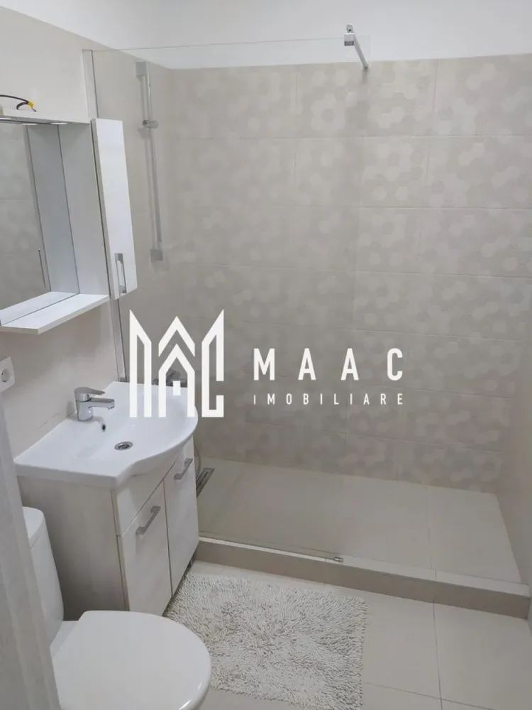 Apartament 2 camere | Etajul 2| 72MPU | Broscarie - MAAC Imobiliare vă propune spre închiriere un apartament cu 2 camere, cu o suprafață utilă de 72 mp, situat la etajul 2 al unui imobil din zona Amplasarea apartamentului permite acces rapid către centre comerciale, instituții bancare, unități de învățământ, farmacii și toate facilitățile urbane. Apartamentul este decomandat și cuprinde: dormitor, bucătărie, living, baie. Dotări și avantaje: apartament mobilat și utilat complet; suprafață generoasă de 72 mp; lift; 2 locuri de parcare; compartimentare practică; imobil bine întreținut. Închirierea se face pe termen de minim 1 an. Nu se acceptă animale de companie. Fumatul este interzis în apartament. Se percepe garanție în cuantumul unei chirii lunare. Pentru mai multe detalii și programarea unei vizionări, vă rugăm să ne contactați, menționând ID: CP2938249. }}