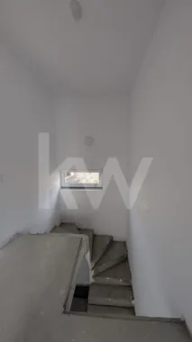 Casă individuală premium în Turnișor – 4 camere, curte mare, single în curte!