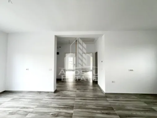 Casa individuala de vanzare pe parter, curte proprie, zona Sanandrei