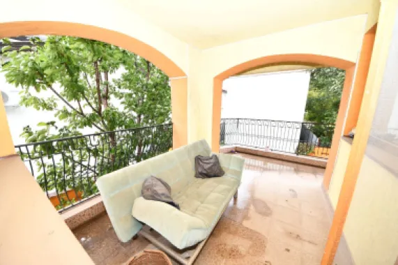 Vila spatioasa, pretabil pentru locuit/clinica, zona Micro 17 – Galati