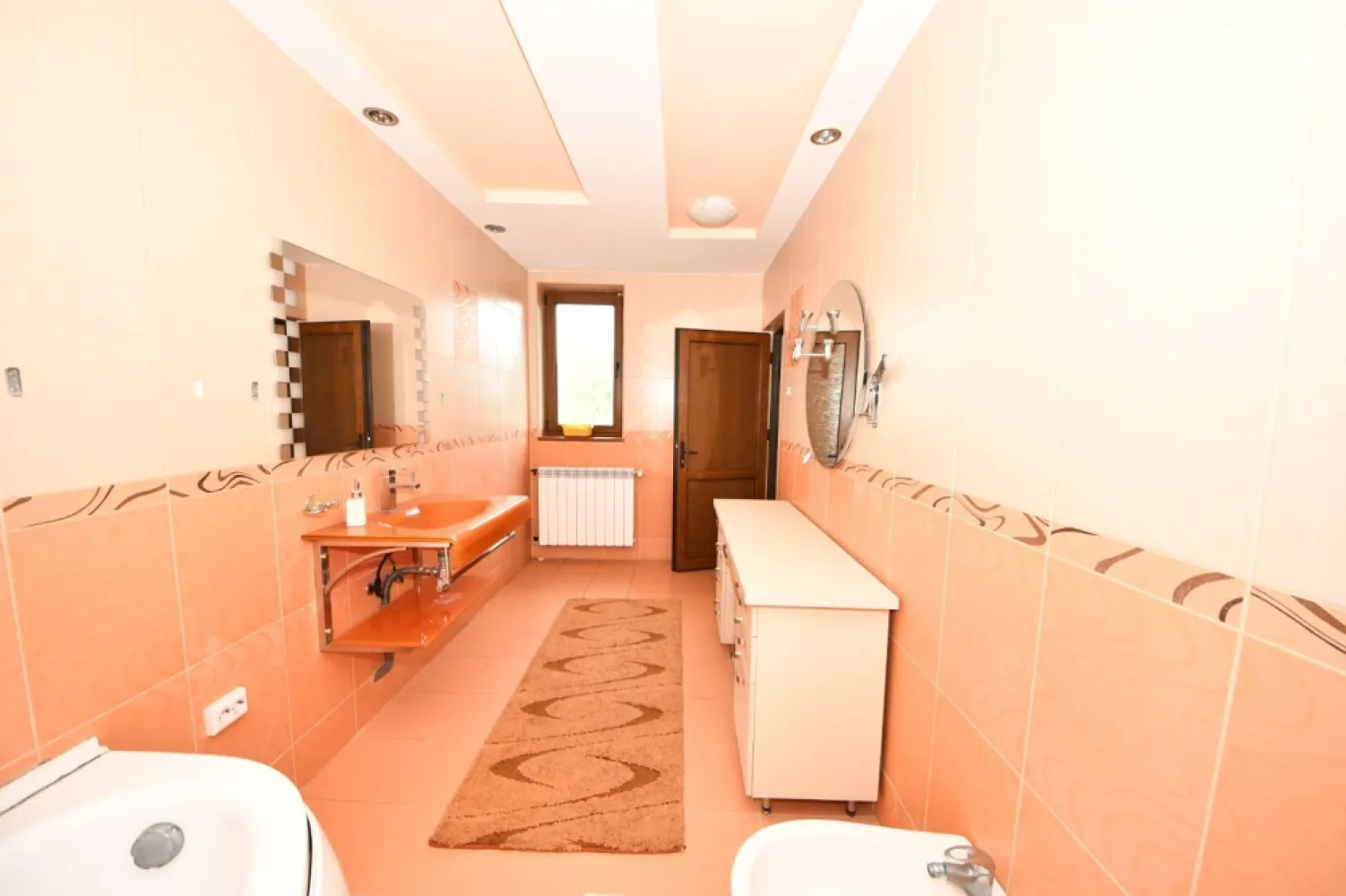 Vila spatioasa, pretabil pentru locuit/clinica, zona Micro 17 – Galati