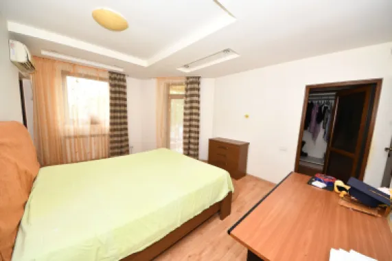 Vila spatioasa, pretabil pentru locuit/clinica, zona Micro 17 – Galati