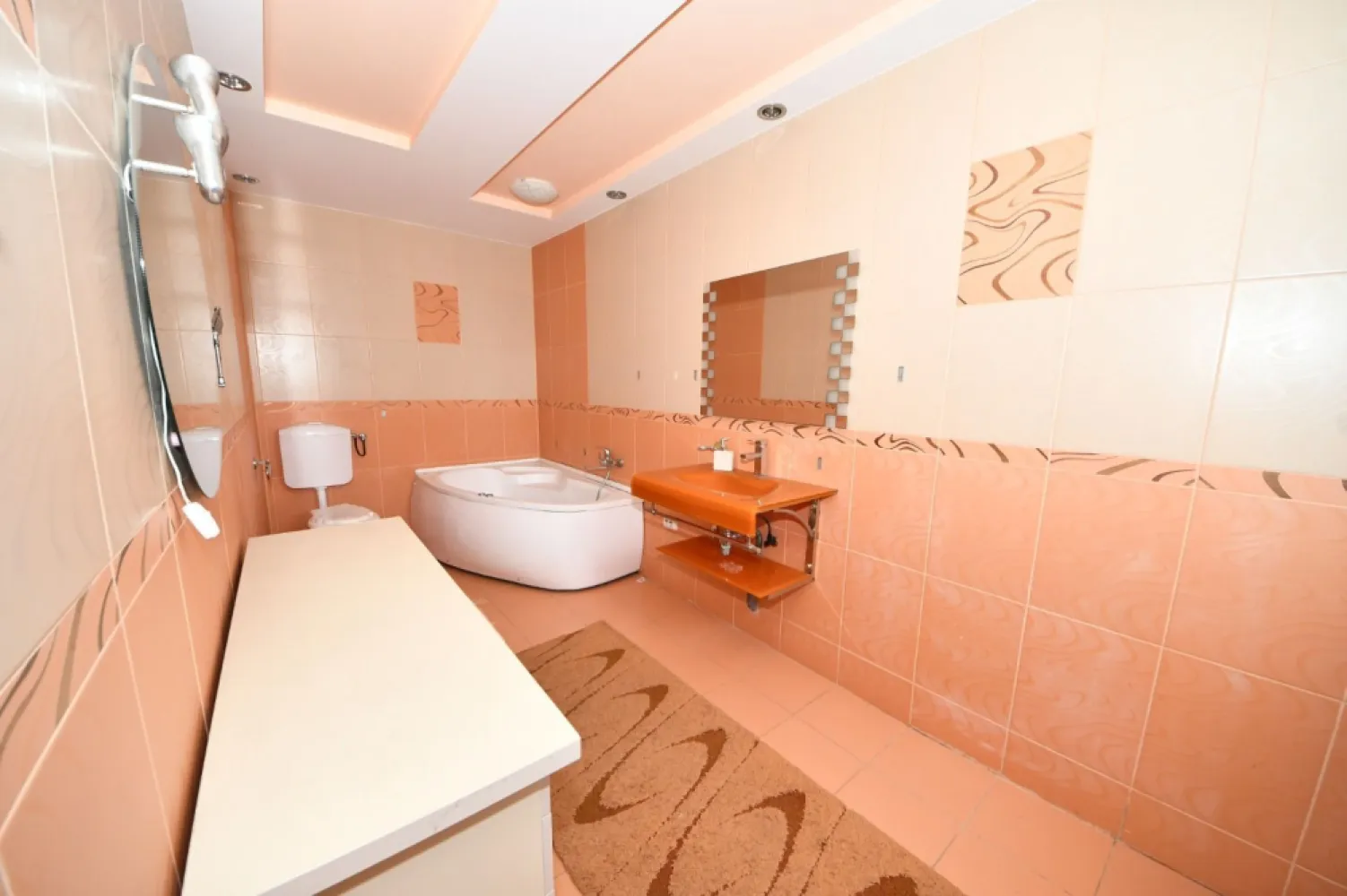 Vila spatioasa, pretabil pentru locuit/clinica, zona Micro 17 – Galati