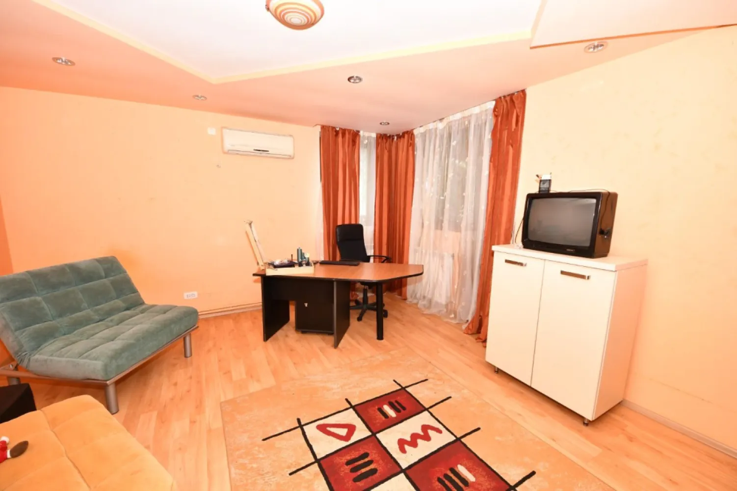 Vila spatioasa, pretabil pentru locuit/clinica, zona Micro 17 – Galati