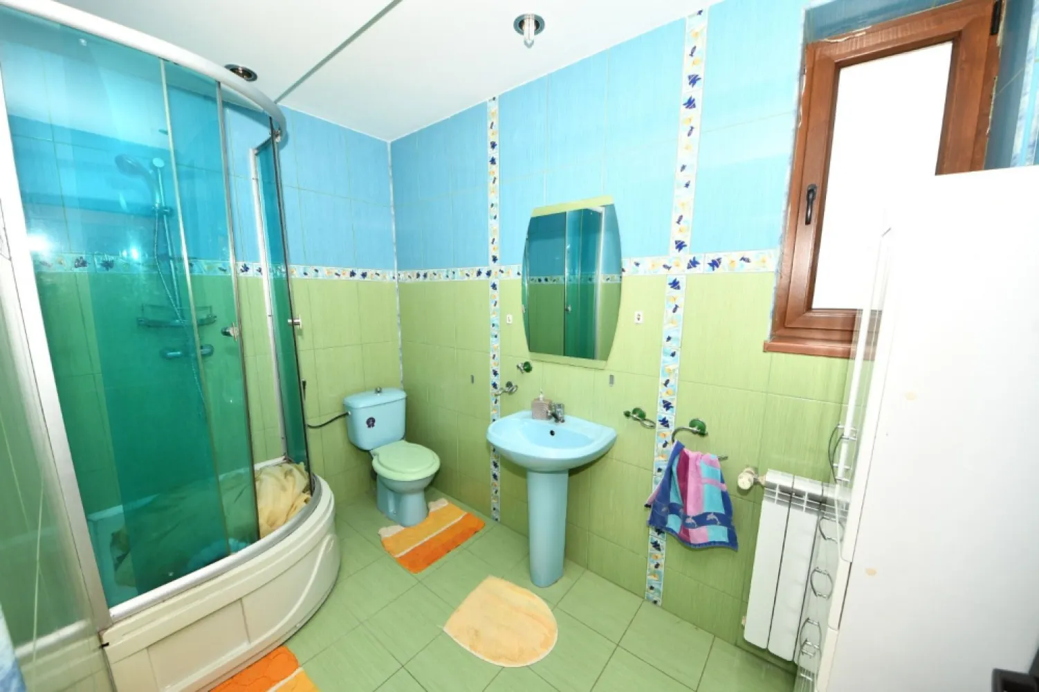 Vila spatioasa, pretabil pentru locuit/clinica, zona Micro 17 – Galati