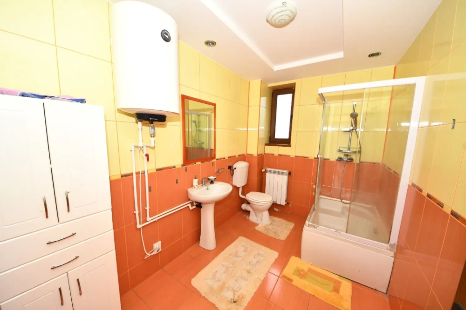 Vila spatioasa, pretabil pentru locuit/clinica, zona Micro 17 – Galati