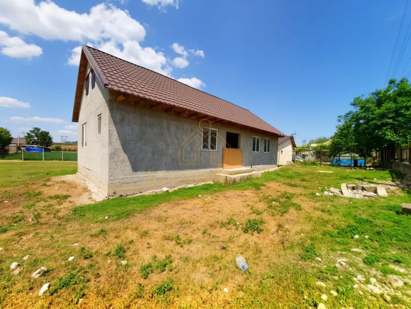 Nazarcea | Casa cu teren de 1000 mp si toate utilitatile la poarta - Visul tău de casă la țară, la doar 35 de minute de Constanța!

Ești gata să scapi de agitația orașului și să te bucuri de liniștea naturii? Atunci ai găsit locul perfect!

La doar 35 de minute de mers cu mașina de Constanța, te așteaptă o gospodărie spațioasă, perfectă pentru tine și familia ta. ‍‍‍

Casa este semifinalizată, are acoperișul terminat cu pod înalt, iar terenul intravilan de 1000 mp este în proprietate personală.

Toate utilitățile sunt la poartă: gaze naturale, curent electric, apă, canalizare.

Nu rata această ocazie unică de a cumpăra o casă la țară la un preț avantajos!

Sună-mă acum pentru mai multe detalii și programează o vizionare!

Nu rata șansa de a crea un cămin de vis pentru tine și cei dragi!

#visdecasa #casalatara #constanta #liniste #natura #familie #gospodarie