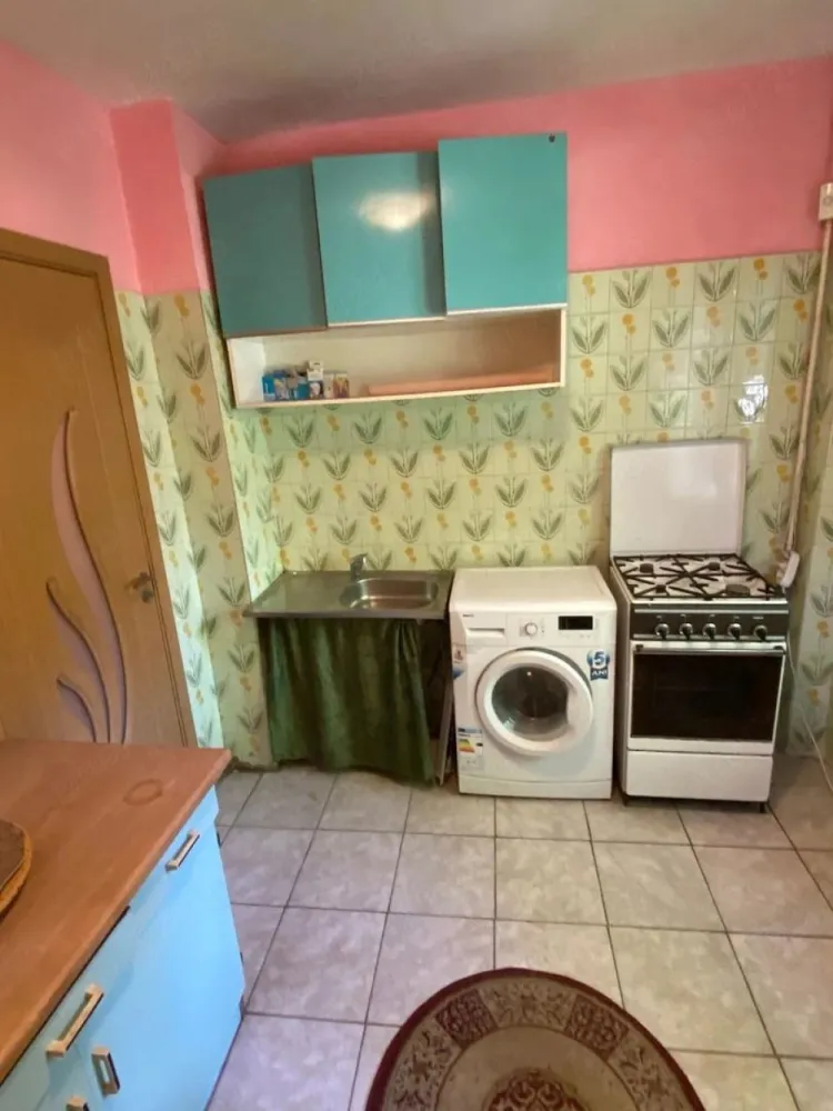 Apartament 2 Camere de Vanzare -Lujerului Metrou -50 mp