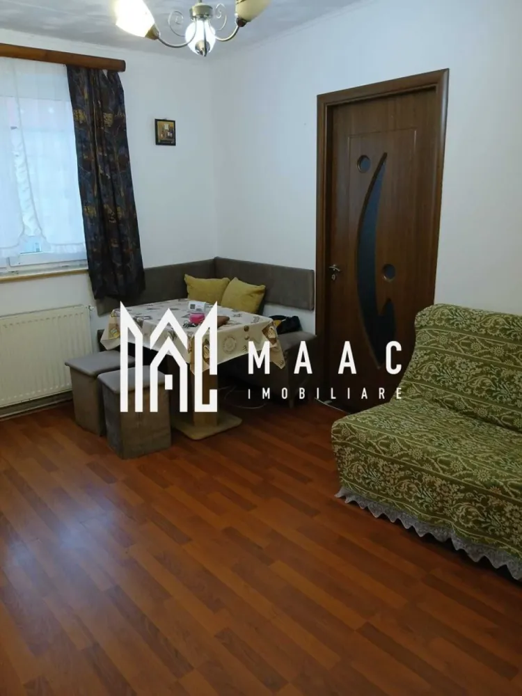 Vând apartament semidecomodat 47m2 - Vând aparatament în orașul Cisnădie (aprox. 10 km de orașul sibiu). -2 camere+ o sufragerie -o baie -o bucătărie -balcon -termopane -izolat -toate uitilitățile -centrală pe gaz -etaj 4 -acoperișul blocului este renovat recent }}