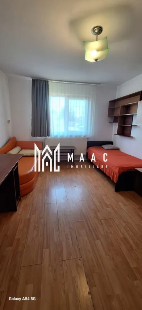 Apartament 2 camere I Parter I Zona Mihai Viteazul - Se oferă spre închiriere un apartament cu 2 camere semidecomandat, situat la parterul unui imobil din zona Mihai Viteazul. Apartamentul are o compartimentare practică și se închiriază complet mobilat și utilat, fiind disponibil imediat. Proprietatea este ideală pentru o persoană singură sau un cuplu care își dorește confort și acces rapid la principalele puncte de interes din oraș. Se închiriază pe termen lung. Pentru informati si vizionari: ID: CP2752502 }}