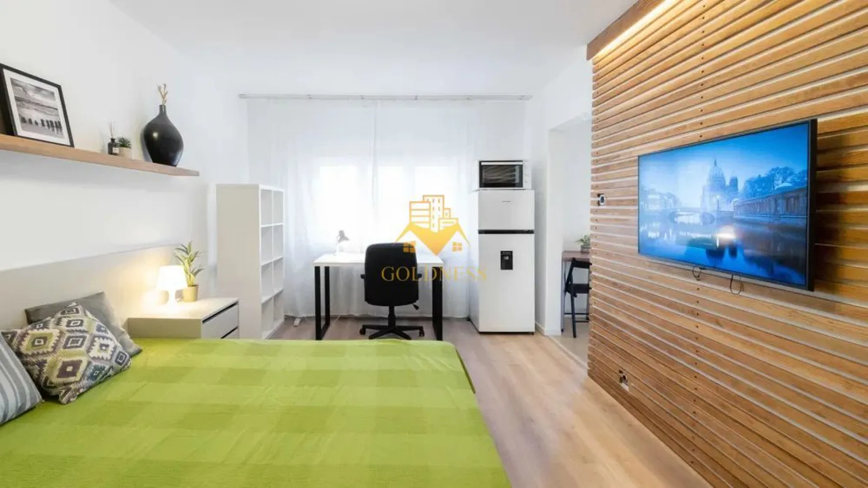 Garsoniera, Zorilor, UMF, UTCN, Observatorului, Spitalul de recuperare - GOLDNESS Imobiliare vă propune spre închiriere o garsoniera cu o camera complet mobilata și utilata, la parterul într-un imobil de 4 etaje, în Cartierul Zorilor. Se află în apropierea stațiilor de transport în comun, magazine, restaurante, spații verzi, farmacii, etc. Apartamentul este compartimentat astfel: - dormitor cu pat matrimonial, dressing, noptiere, birou - bucatarie complet utilată și mobilată, - baie cu dus walk-in, calorifer port prosop și dulap pentru depozitare, Imobilul este dotat cu toate cele necesare- centrală proprie, frigider, aragaz, hotă, mașină de spălat haine, etc. Dacă sunteți interesați de acest apartament și doriți să îl vizionați, dar și pentru alte oferte nu ezitați să ne contactați telefonic sau prin e-mail. Vă stăm la dispoziție! Pentru intermediere se percepe un comision de 50% din prețul chiriei! }}