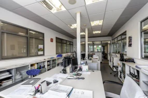 Hală de producție și depozitare cu birouri în Arad