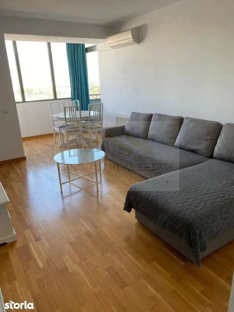 Apartament 2 camere de închiriat | Monaco Towers | Metrou Dimitrie Leonida - B-North Real Estate vă propune spre închiriere un apartament cu 2 camere, situat în complexul rezidențial Monaco Towers, pe Șoseaua Berceni nr. 96, la doar 1-2 minute de mers pe jos de stația de metrou Dimitrie Leonida.
Apartamentul are o suprafață utilă de 63 mp, este amplasat la etajul 13 din 20 și beneficiază de două balcoane, living generos cu bucătărie open-space și finisaje de calitate.

Caracteristici principale:

2 camere
Suprafață utilă: 63 mp
Compartimentare semidecomandată
Etaj 13 din 20
An construcție: 2011
2 balcoane
Living cu bucătărie open-space
Dormitor spațios
Disponibil imediat

Dotări și beneficii:

Aer condiționat LG
Bucătărie complet utilată
Parchet din lemn triplustratificat
Gresie și faianță premium
Tâmplărie Schüco cu geam termopan
Contorizare individuală pentru apă, gaz și căldură
Recepție și pază permanentă 24/7
3 lifturi Schindler
Parcare subterană
Sistem de detectare și stingere incendiu

Avantaje locație:

Monaco Towers – Șoseaua Berceni nr. 96
La 1-2 minute de mers pe jos de metrou Dimitrie Leonida
Stații STB în imediata apropiere
La parterul complexului: Mega Image, sală de fitness, Domino's Pizza și alte spații comerciale
Aproape de Metro, Jumbo, Auchan, Lidl, Kaufland, Selgros, Hornbach și Grand Arena Mall

Preț și condiții:

Chirie: 600 euro/lună
Garanție: o lună de chirie
Perioadă minimă de închiriere: 1 an

Pentru informații suplimentare și programarea unei vizionări, contactați B-North Real Estate.