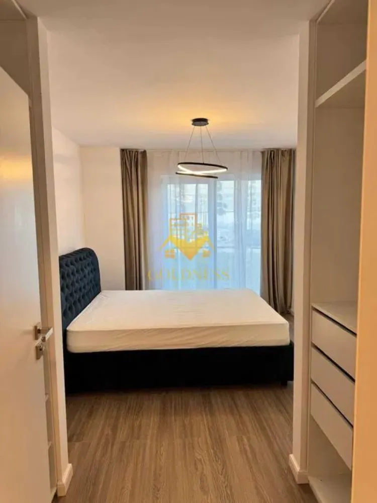 2 camere, modern, bloc nou, terasa, garaj, Iris,Zona Auchan,Elite City - GOLDNESS Imobiliare vă propune spre închiriere un apartament cu 2 camere complet mobilat și utilat, la parter într-un imobil de 7 etaje, în Cartierul Iris. Dispune de loc de parcare subterana! Se află în apropierea stațiilor de transport în comun, magazine, restaurante, spații verzi, farmacii, etc. Apartamentul este compartimentat astfel: - dormitor cu pat matrimonial, dressing, noptiere - living cu canapea extensibila, spatiu pentru depozitare TV, masuta cafea - bucatarie complet mobilata, utilata, loc de luat masa - baie cu cabina de dus, calorifer port prosop și dulap pentru depozitare. - terasa de 10 mp. Imobilul este dotat cu toate cele necesare- centrală proprie, frigider, aragaz, hotă, mașină de spălat haine, etc. Dacă sunteți interesați de acest apartament și doriți să îl vizionați, dar și pentru alte oferte nu ezitați să ne contactați telefonic sau prin e-mail. Vă stăm la dispoziție! Pentru intermediere se percepe un comision de 50% din prețul chiriei! }}