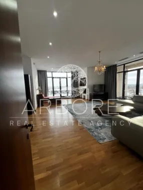 Penthouse 5 camere 250 mp lângă Ambasada SUA , zona Băneasa București
