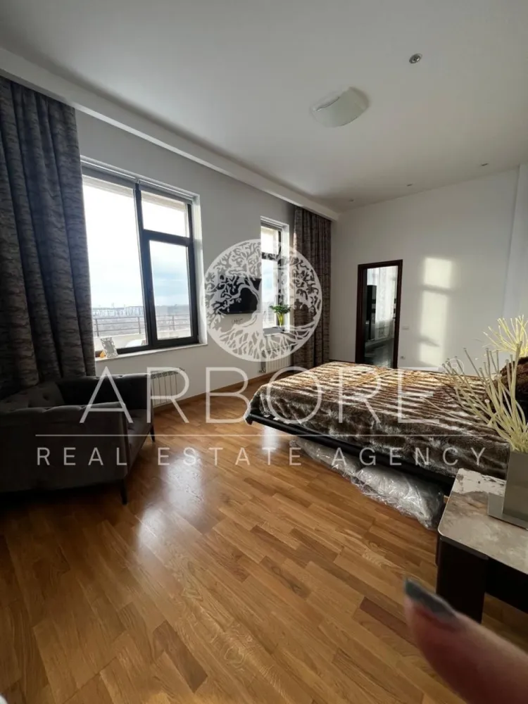 Penthouse 5 camere 250 mp lângă Ambasada SUA , zona Băneasa București