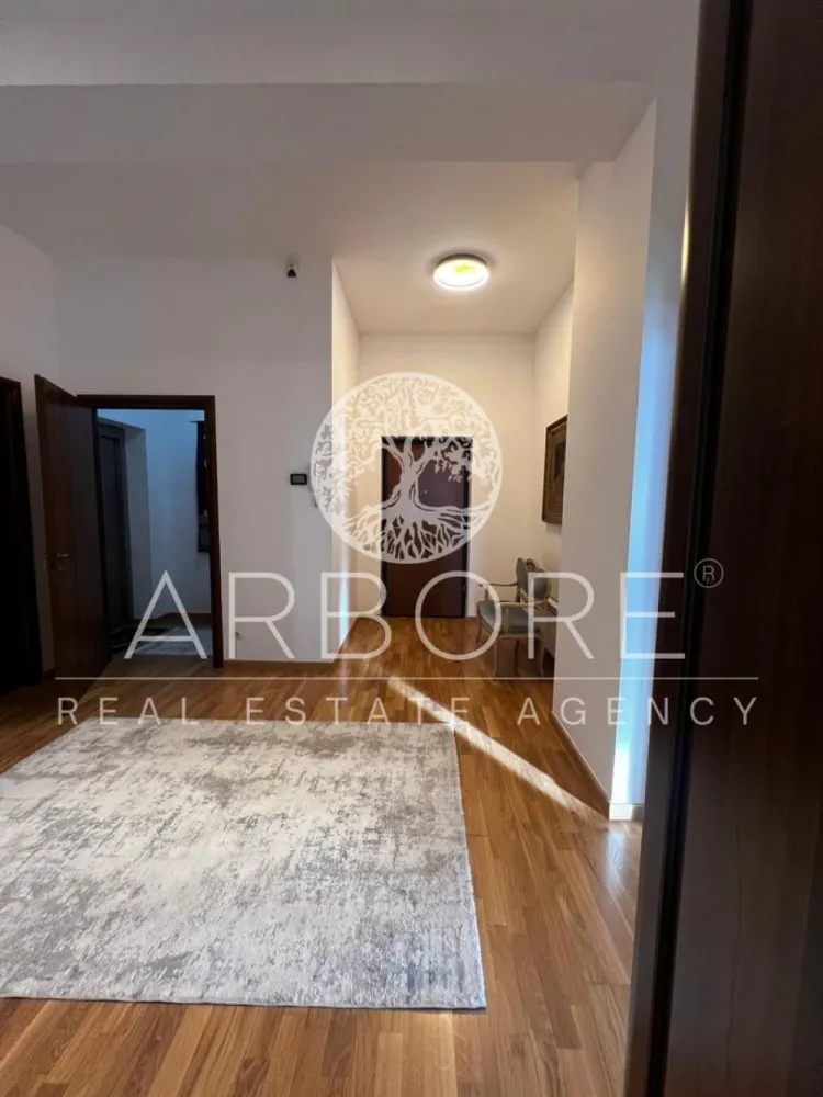 Penthouse 5 camere 250 mp lângă Ambasada SUA , zona Băneasa București