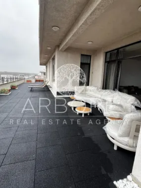 Penthouse 5 camere 250 mp lângă Ambasada SUA , zona Băneasa București