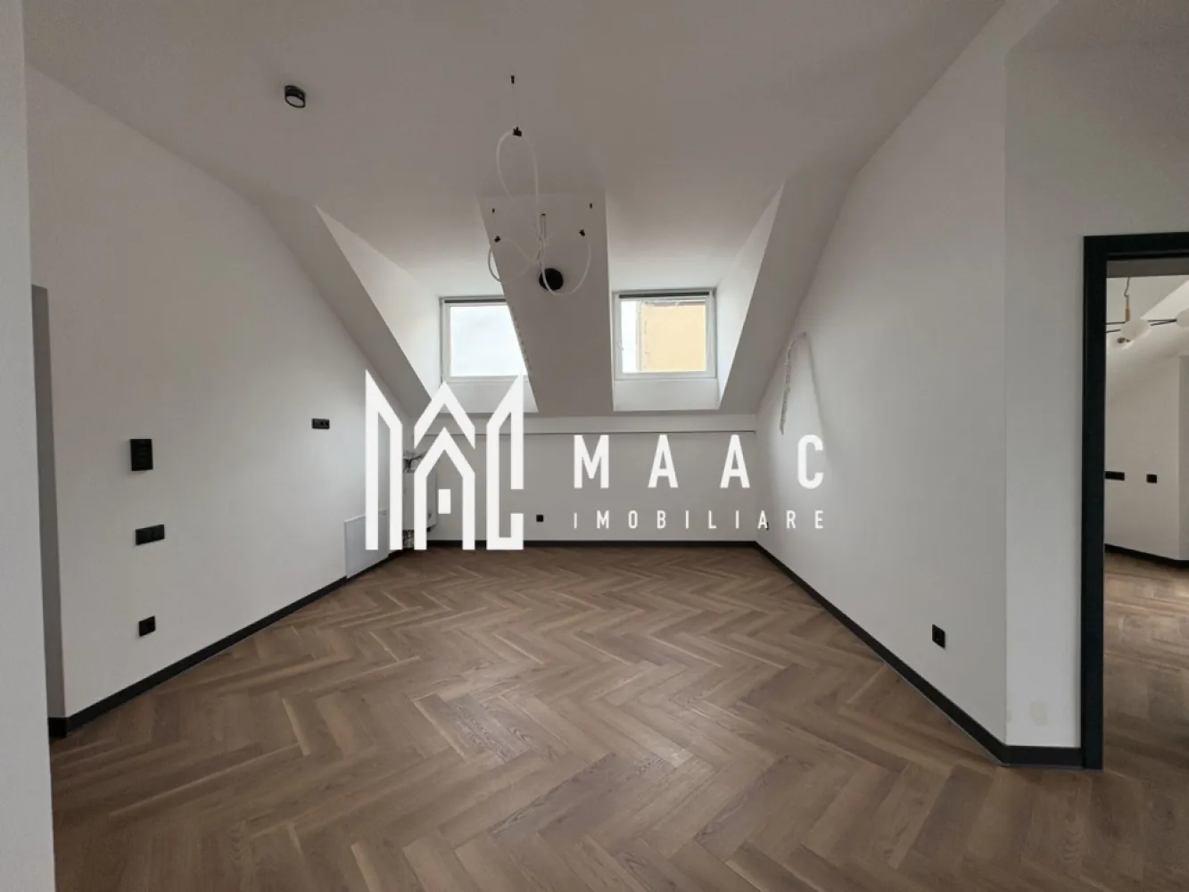 Apartament la vilă I 3 Camere I Et 2 I Balcon I 2 Parcări