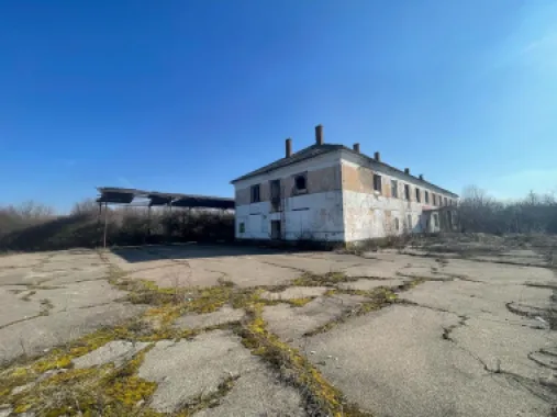 Proprietate versatila fost camin muncitori + teren loc.Batar jud Bihor