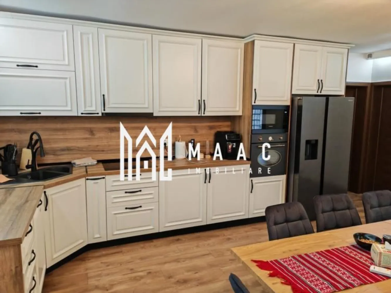 Vila | Pretabil Pensiune | 5 camere | Moderna | Jiblea