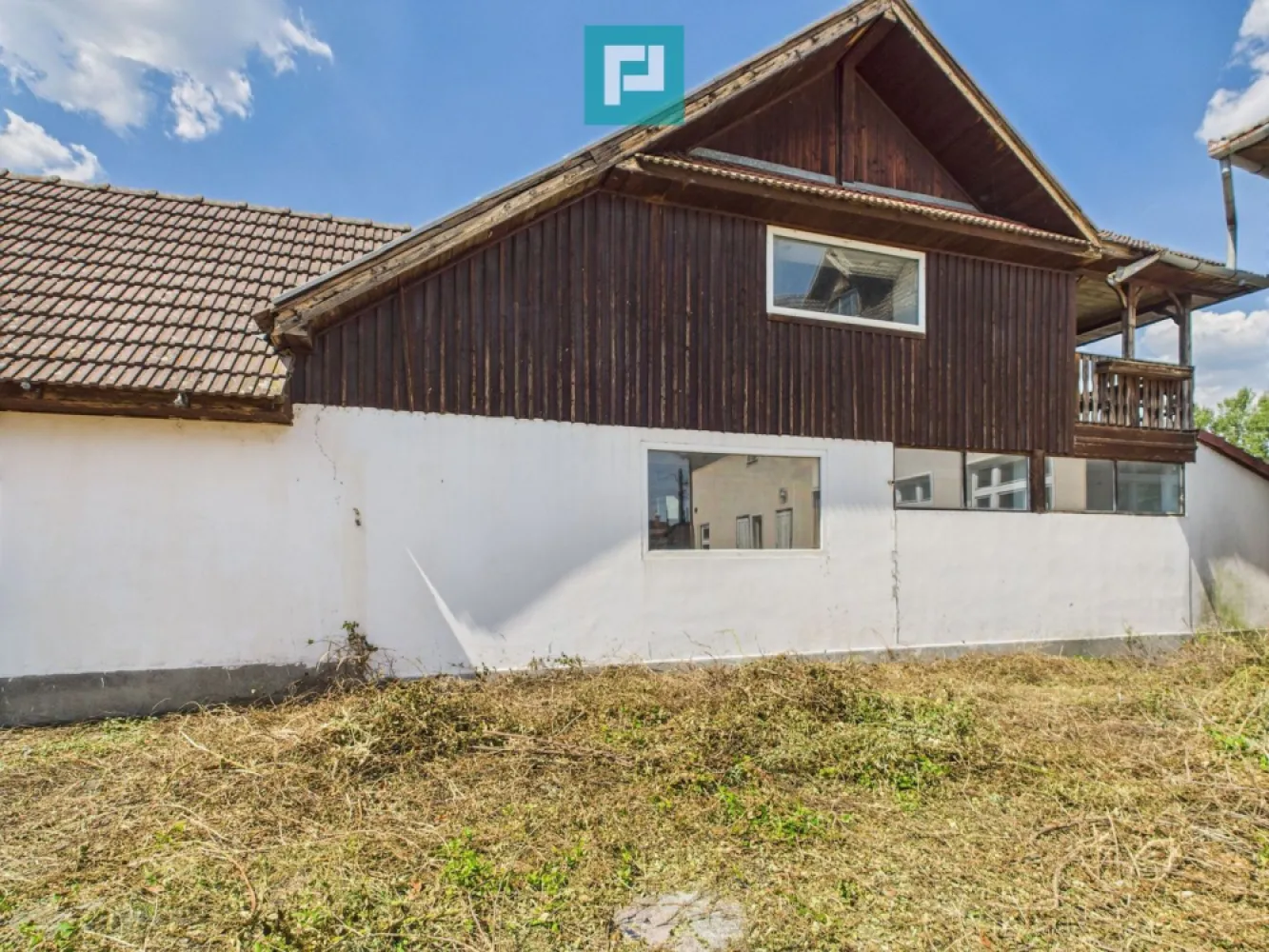 Pensiune în Geoagiu-Băi pe malul râului Mureș - Oferim spre vânzare o pensiune amplasată într-un cadru natural deosebit, cu acces direct la plaja râului Mureș. ~ O oportunitate rară de investiție, ideală pentru cei care doresc să dezvolte o afacere în domeniul turismului sau să creeze un domeniu privat de relaxare. ~ Detalii și avantaje : • Pensiune cu etaj și mansardă, situată într-o zonă liniștită, aproape de stațiunea Geoagiu-Băi • Clădirile necesită renovare, oferind libertatea de a adapta spațiul în funcție de viziunea viitorului proprietar • Teren generos de 6.464 mp • Acces direct la plaja râului Mureș • Clădiri suplimentare ce pot fi transformate în spații de cazare, restaurant sau sală de evenimente • Parcare generoasă pentru turiști și vizitatori • Poziționare excelentă, într-un cadru natural cu multă verdeață și liniște • Acces rapid către stațiunea Geoagiu-Băi, renumită pentru apele termale și atracțiile sale turistice • Potențial ridicat de dezvoltare turistică ~ Proprietatea se pretează pentru : • Pensiune modernă sau complex turistic • Retreat wellness sau centru de relaxare • Camping sau glamping eco ~ Prețul reflectă valoarea terenului și potențialul unic al locației. Suna-mă acum pentru detalii suplimentare și vizionări : • Marian Dobre – Consultant Imobiliar PropertyLab • Telefon: 0773 700 389 E-mail: marian.dobre@propertylab.ro Cod Proprietate: 2762689 }}