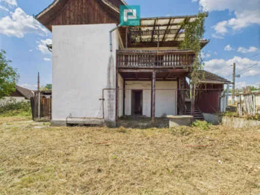 Pensiune cu teren 6464 mp în Geoagiu pe Râul Mureș