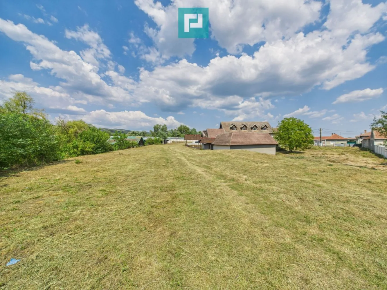 Pensiune cu teren 6464 mp în Geoagiu pe Râul Mureș