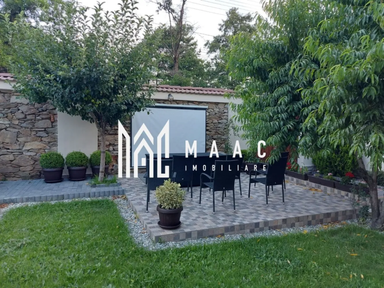 Pensiune de Lux | Conac De Poveste | Spatii comerciale | Gura Raului - MAAC IMOBILIARE vă oferă spre vanzare Conac – Pensiune de lux cu tematică culturală, Gura Râului Locație: O zonă de poveste, cu peisaje montane spectaculoase și o încărcătură culturală aparte. Concept unic: Fiecare cameră este dedicată unui mare poet sau scriitor care a trecut prin Gura Râului și a lăsat o amprentă literară: Coșbuc, Eminescu, Blaga, Goga, Chendi, Cioran și Agârbiceanu. Cel mai important nume pentru această proprietate este George Coșbuc, care a scris aici celebra poezie "Nunta Zamfirei". Caracteristici ale conacului: 7 camere tematice, unele cu vedere la munte Living generos cu șemineu Bucătărie complet utilată și autorizată Zonă de dining elegantă 8 băi Terasă spațioasă și zonă de BBQ Cameră pentru depozitare (cămară) Garaj închis Vestiar Centrală pe lemne Poartă cu deschidere automată, controlabilă prin aplicație Mobilier de lux realizat la comandă Experiență culturală: Pensiunea oferă o atmosferă elegantă prin concerte de pian, recitaluri de vioară și poezie, transportând oaspeții într-o lume a rafinamentului și artei. Investiție cu profit garantat: Pe lângă activitatea de cazare, conacul dispune de 4 spații comerciale care generează venituri constante: Magazin alimentar Magazin de haine Farmacie Un spațiu comercial suplimentar ce poate fi valorificat după dorință Contact MAAC Imobiliare: Pentru mai multe detalii sau pentru a programa o vizionare, specificati ID:CP2456302 }}