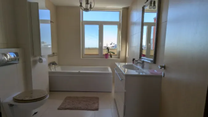 Penthouse, 100 mp utili, 50 mp terase