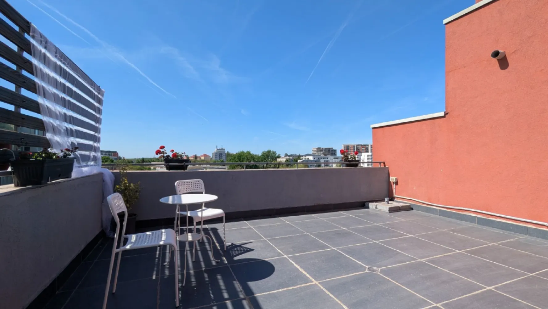 Penthouse, 100 mp utili, 50 mp terase
